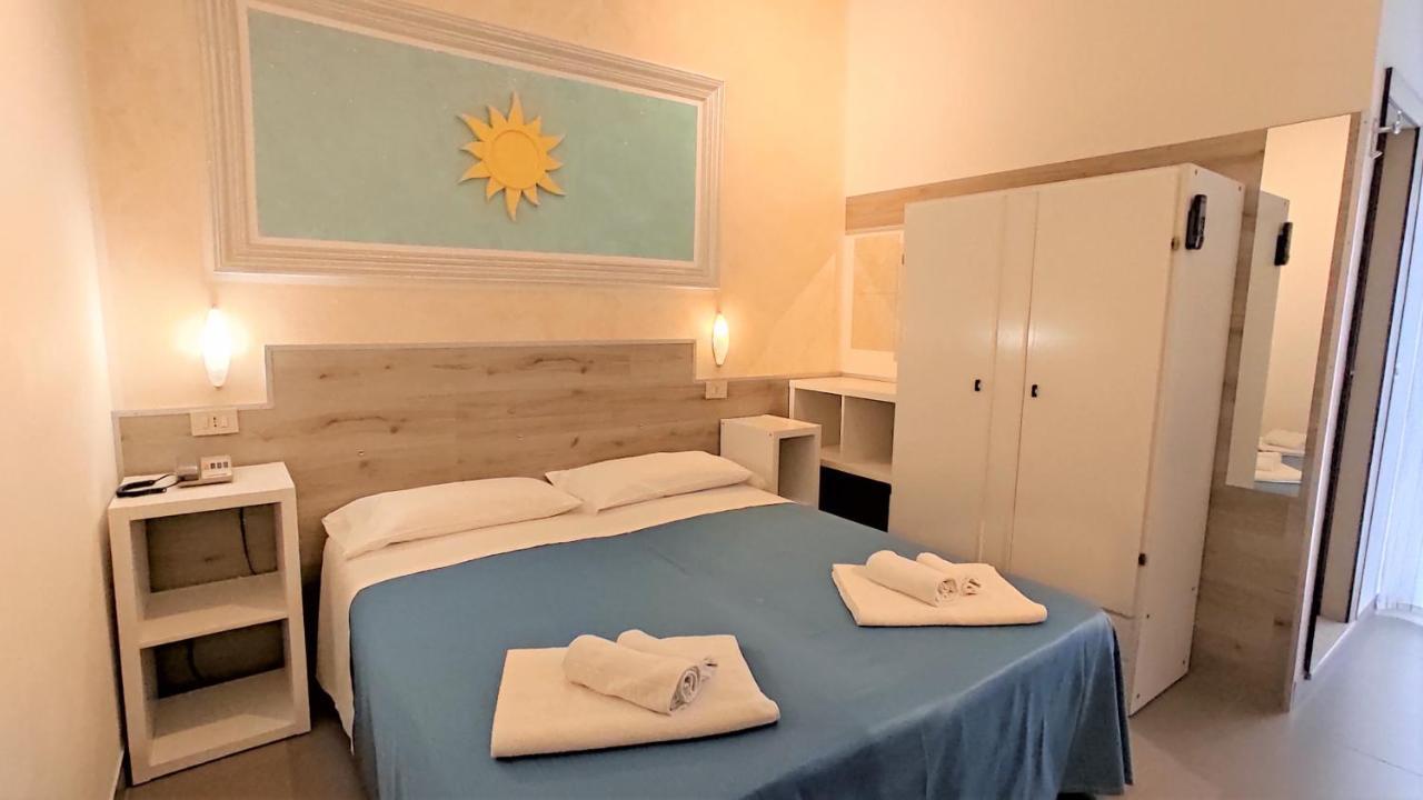 Hotel De Amicis Риччоне Экстерьер фото