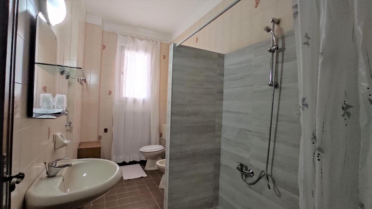 Hotel De Amicis Риччоне Экстерьер фото