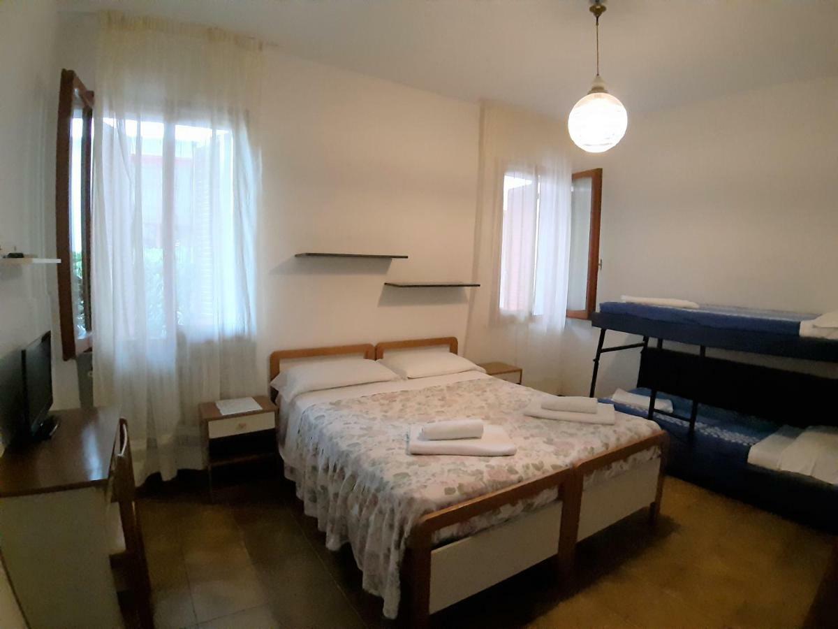 Hotel De Amicis Риччоне Экстерьер фото